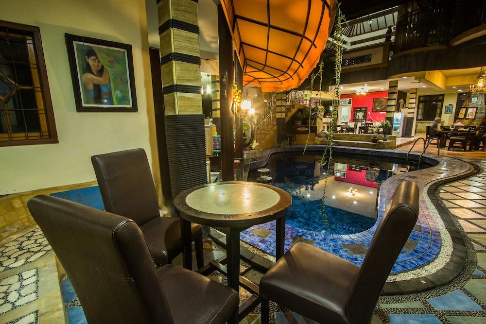 Sri Ratu Hotel Legian Exteriér fotografie