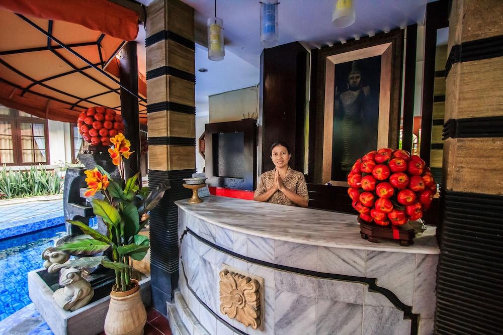 Sri Ratu Hotel Legian Exteriér fotografie