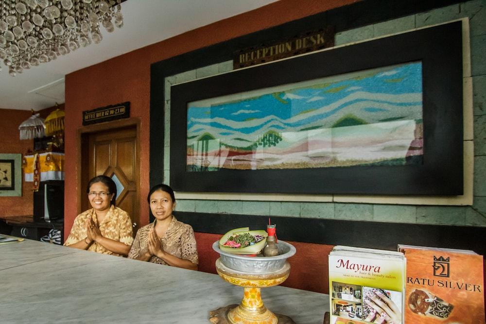 Sri Ratu Hotel Legian Exteriér fotografie