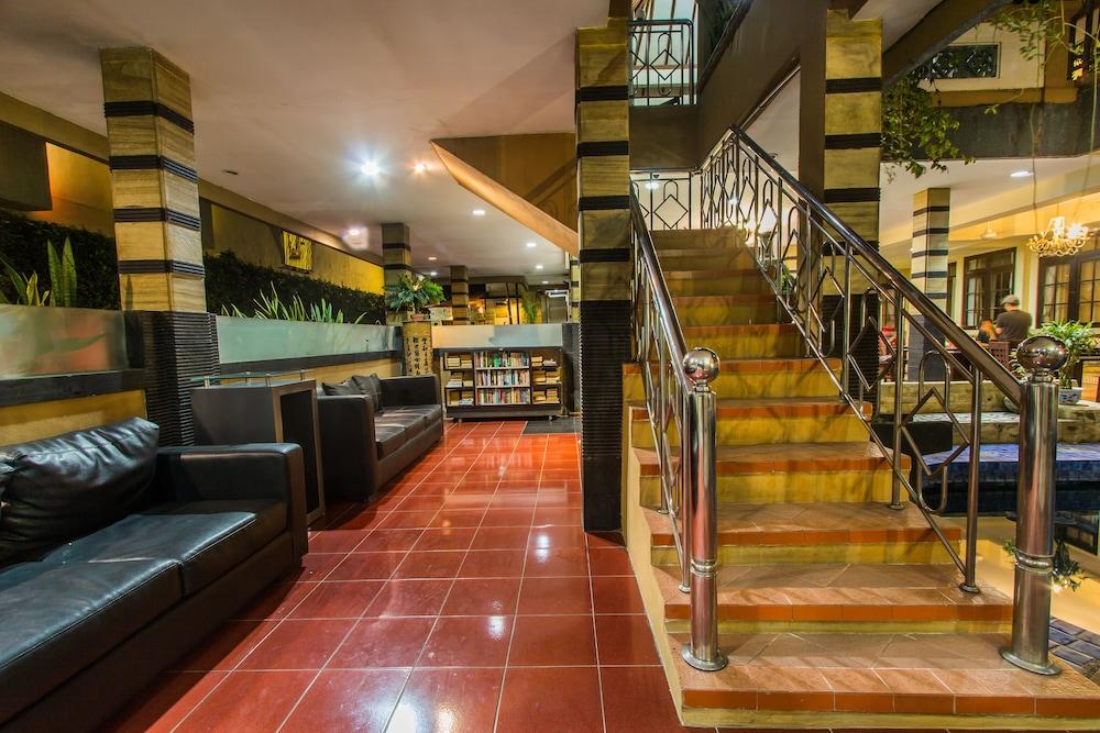 Sri Ratu Hotel Legian Exteriér fotografie