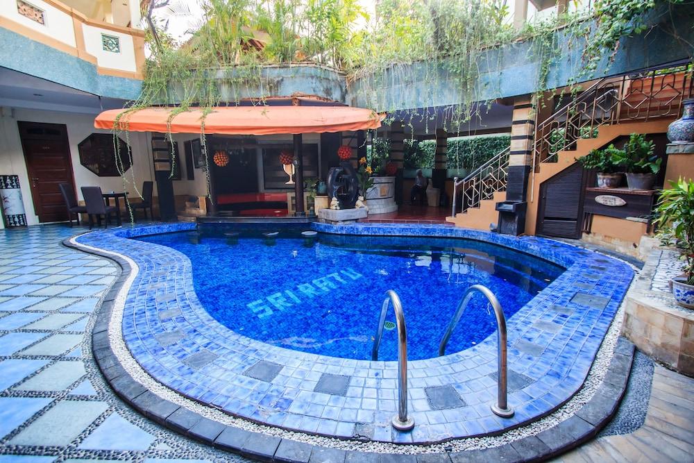 Sri Ratu Hotel Legian Exteriér fotografie
