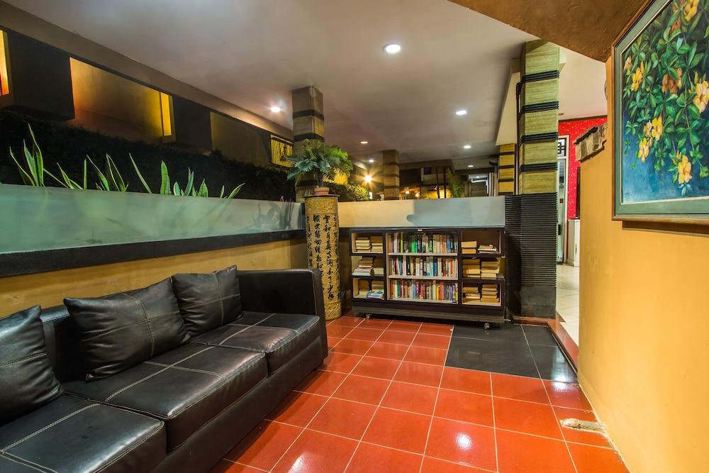 Sri Ratu Hotel Legian Exteriér fotografie