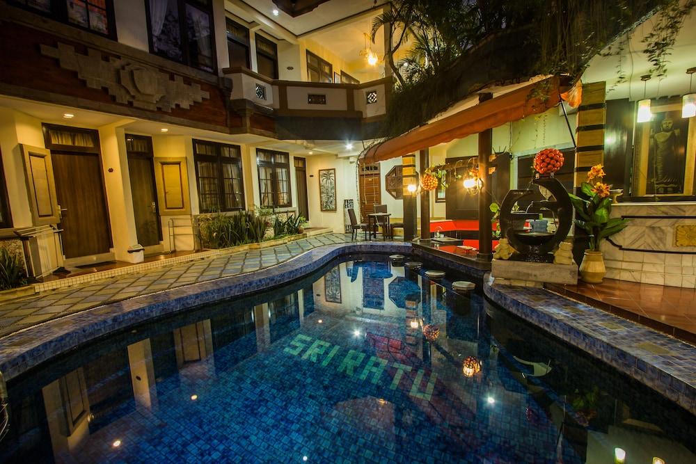 Sri Ratu Hotel Legian Exteriér fotografie
