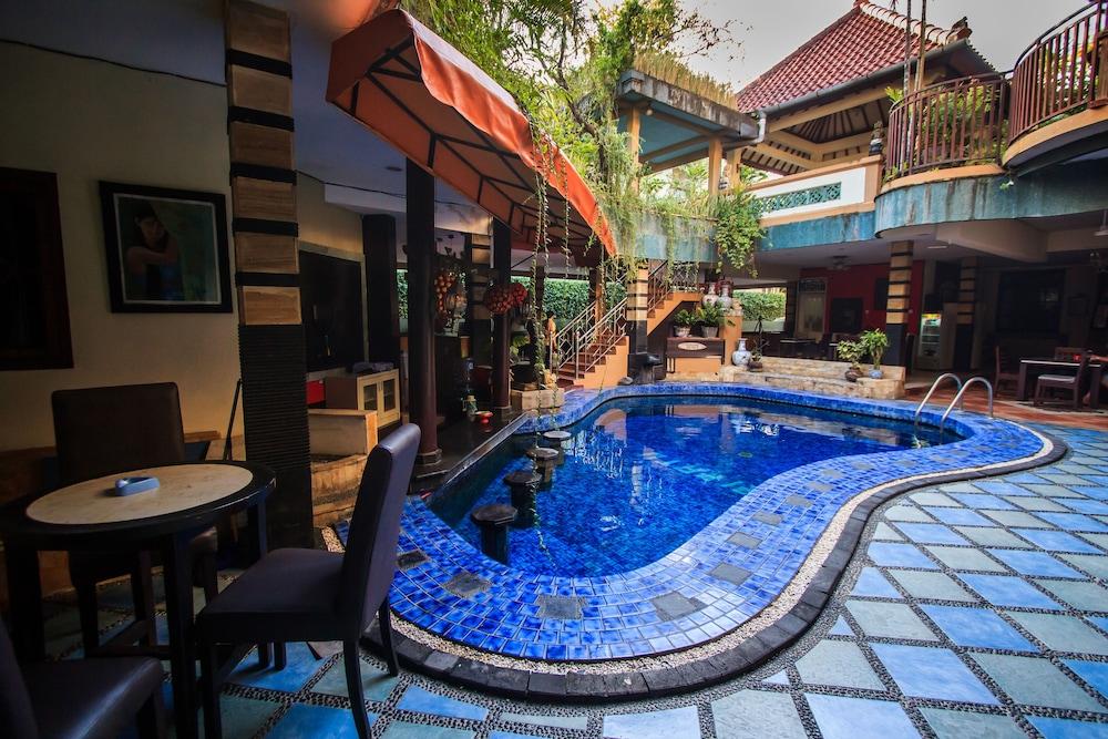 Sri Ratu Hotel Legian Exteriér fotografie